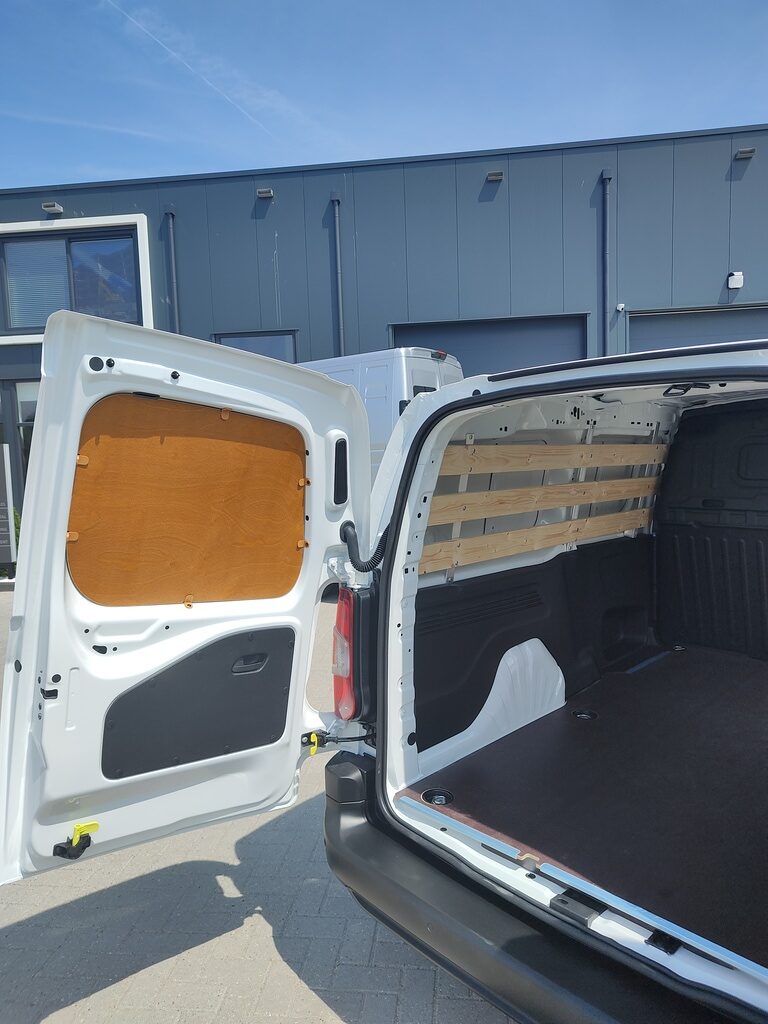 opel combo bedrijfswageninrichting